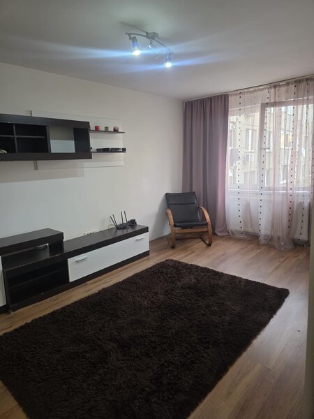 Piata Rahova, chiar pe strada Croitoru Vasile, intersectie Calea Rahova