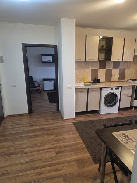 Piata Rahova, chiar pe strada Croitoru Vasile, intersectie Calea Rahova